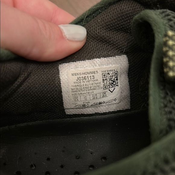 Men’s Merrill Green and Yellow Hiking Shoes - Picture 2 of 5